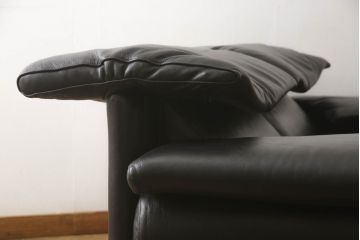 中古　B&B　ITALIA(イタリア)　ARANDA(アランダ)　上質な空間づくりにおすすめの本革(レザー)張り2.5人掛けソファ(2人掛けソファ、3人掛けソファ)(定価約120万円)(R-059555)