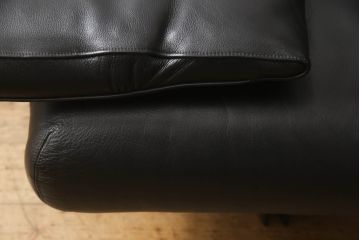 中古　B&B　ITALIA(イタリア)　ARANDA(アランダ)　上質な空間づくりにおすすめの本革(レザー)張り2.5人掛けソファ(2人掛けソファ、3人掛けソファ)(定価約120万円)(R-059555)
