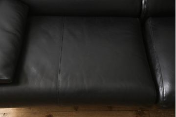 中古　B&B　ITALIA(イタリア)　ARANDA(アランダ)　上質な空間づくりにおすすめの本革(レザー)張り2.5人掛けソファ(2人掛けソファ、3人掛けソファ)(定価約120万円)(R-059555)