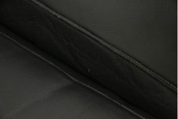 中古　B&B　ITALIA(イタリア)　ARANDA(アランダ)　上質な空間づくりにおすすめの本革(レザー)張り2.5人掛けソファ(2人掛けソファ、3人掛けソファ)(定価約120万円)(R-059555)