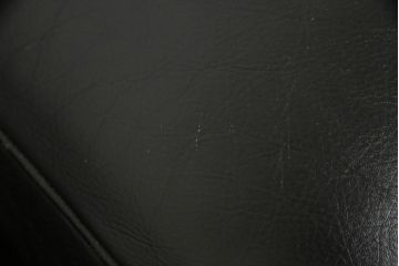 中古　B&B　ITALIA(イタリア)　ARANDA(アランダ)　上質な空間づくりにおすすめの本革(レザー)張り2.5人掛けソファ(2人掛けソファ、3人掛けソファ)(定価約120万円)(R-059555)