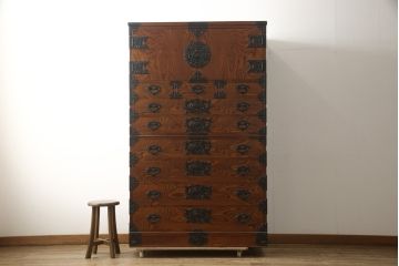 中古　美品　岩谷堂箪笥　奥行たっぷりサイズの特注品!観音扉付き衣装箪笥(チェスト、洋服タンス、収納タンス、重ね箪笥、着物箪笥)(R-059556)