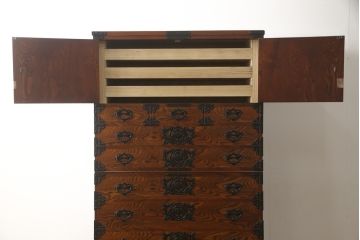 中古　美品　岩谷堂箪笥　奥行たっぷりサイズの特注品!観音扉付き衣装箪笥(チェスト、洋服タンス、収納タンス、重ね箪笥、着物箪笥)(R-059556)