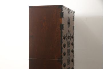 中古　美品　岩谷堂箪笥　奥行たっぷりサイズの特注品!観音扉付き衣装箪笥(チェスト、洋服タンス、収納タンス、重ね箪笥、着物箪笥)(R-059556)