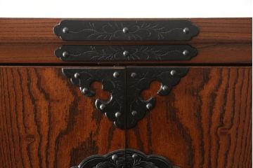 中古　美品　岩谷堂箪笥　奥行たっぷりサイズの特注品!観音扉付き衣装箪笥(チェスト、洋服タンス、収納タンス、重ね箪笥、着物箪笥)(R-059556)