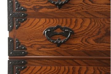 中古　美品　岩谷堂箪笥　脚(台輪付き)リメイク　奥行たっぷりサイズの特注品!観音扉付き衣装箪笥(チェスト、洋服タンス、収納タンス、着物箪笥)(R-059557)