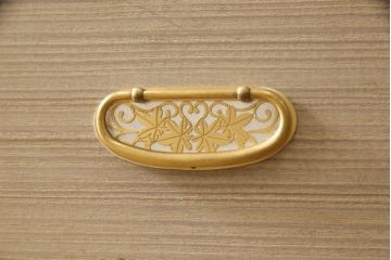 中古　伝統工芸品　名古屋桐箪笥　気品ある佇まいが魅力の総桐箪笥ローチェスト(並厚、総桐たんす、ローボード、引き出し)(R-059559)