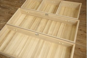 中古　伝統工芸品　名古屋桐箪笥　リビングでの収納にもおすすめの総桐箪笥ローチェスト(並厚、総桐たんす、ローボード、引き出し)(R-059560)
