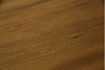 中古　美品　木目が空間のアクセントになるモンキーポッド一枚板のダイニングテーブル(作業台、6人掛け)(定価約30万円)(R-059564)