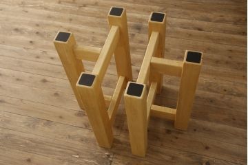 中古　美品　木目が空間のアクセントになるモンキーポッド一枚板のダイニングテーブル(作業台、6人掛け)(定価約30万円)(R-059564)