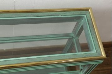 中古　美品　バロッサバレンティ(VARO,S.A. VALENTI)　アルタミラ　グリーンとゴールドの組み合わせが高級感を醸し出すコンソールテーブル(ガラステーブル、ナイトテーブル、飾り棚、陳列棚、店舗什器)(定価約26万円)(R-059565)