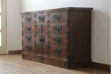 中古　美品　岩谷堂箪笥　迫力ある杢目が印象的なサイドボード(引き出し、チェスト、和たんす)(R-059566)