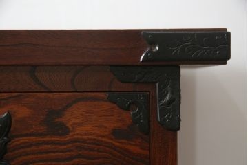中古　美品　岩谷堂箪笥　迫力ある杢目が印象的なサイドボード(引き出し、チェスト、和たんす)(R-059566)