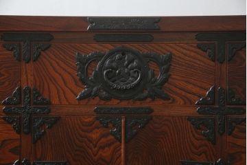 中古　美品　岩谷堂箪笥　迫力ある杢目が印象的なサイドボード(引き出し、チェスト、和たんす)(R-059566)