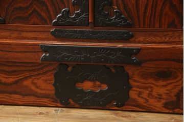 中古　美品　岩谷堂箪笥　迫力ある杢目が印象的なサイドボード(引き出し、チェスト、和たんす)(R-059566)