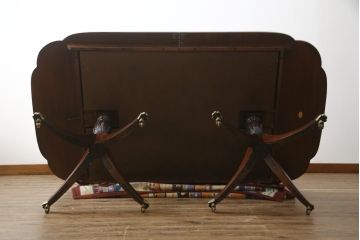 中古　最高級　アメリカ　KINDEL(キンデル)　マホガニー材　脚先まで凝ったつくりが目を引くエクステンションテーブル(定価約240万円)(ダイニングテーブル、4人掛け、6人掛け)(R-059571)
