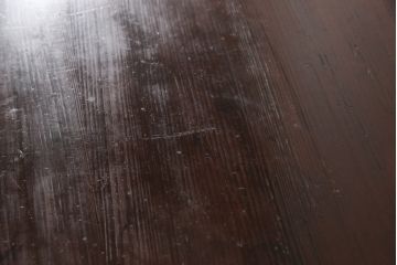 和製アンティーク　前面欅(ケヤキ)材　引き出し付き　岩谷堂箪笥　どっしりとした重厚感ある佇まいが目を引く車箪笥(和箪笥、収納たんす、時代箪笥)(R-059572)