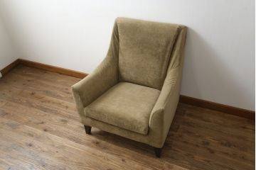 中古　日本フクラ(HUKLA)　CARO(カーロ)　モダンな空間にもクラシックな空間にもマッチ!　やさしい色味のファブリックが素敵な一人掛けソファ(1Pソファ、アームソファ、アームチェア、椅子)(R-059573)