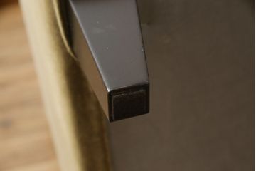 中古　日本フクラ(HUKLA)　CARO(カーロ)　モダンな空間にもクラシックな空間にもマッチ!　やさしい色味のファブリックが素敵な一人掛けソファ(1Pソファ、アームソファ、アームチェア、椅子)(R-059573)
