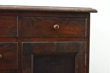 中古　松本民芸家具　シックな色合いが和モダンな雰囲気を醸し出すサイドボード(戸棚、収納棚、サイドキャビネット)(R-059580)