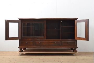 中古　松本民芸家具　シックな佇まいが和洋折衷の空間に取り入れやすいC-型サイドボード(リビングボード、サイドキャビネット)(定価約60万5千円)(R-059581)
