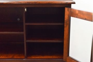中古　松本民芸家具　シックな佇まいが和洋折衷の空間に取り入れやすいC-型サイドボード(リビングボード、サイドキャビネット)(定価約60万5千円)(R-059581)