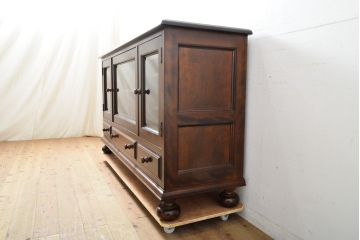 中古　松本民芸家具　シックな佇まいが和洋折衷の空間に取り入れやすいC-型サイドボード(リビングボード、サイドキャビネット)(定価約60万5千円)(R-059581)