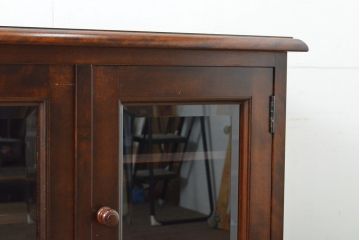 中古　松本民芸家具　シックな佇まいが和洋折衷の空間に取り入れやすいC-型サイドボード(リビングボード、サイドキャビネット)(定価約60万5千円)(R-059581)