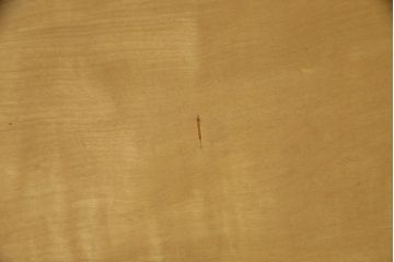 中古　どっしりとした佇まいが魅力!分厚い一枚板が使われたカバ材のベンチ(長椅子、板座)(R-059593)