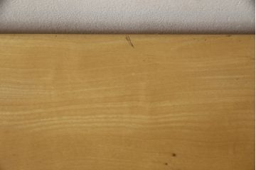 中古　どっしりとした佇まいが魅力!分厚い一枚板が使われたカバ材のベンチ(長椅子、板座)(R-059593)