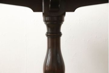 中古　松本民芸家具　品のある佇まいが魅力的な丸テーブル(コーヒーテーブル、サイドテーブル、ラウンドテーブル)(R-059594)