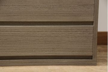 中古　超美品　モダンデザイン　老舗　桐屋田中　直線的でシンプルなデザインが格好良い加茂総桐箪笥(定価約55万円)(並厚、チェスト、桐たんす、和タンス、衣装箪笥)(R-059595)