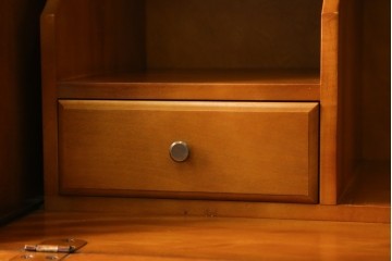 中古　横浜クラシック家具　ダニエル(Daniel)　アーリーアメリカン　気品漂うライティングビューロー　(R-059596)