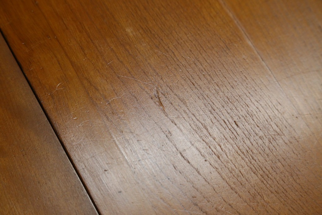 中古　横浜クラシック家具　ダニエル(Daniel)　アーリーアメリカン　気品漂うライティングビューロー　(R-059596)