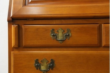 中古　横浜クラシック家具　ダニエル(Daniel)　アーリーアメリカン　気品漂うライティングビューロー　(R-059596)