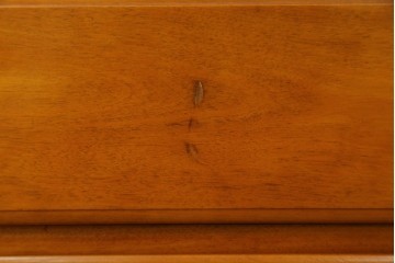 中古　横浜クラシック家具　ダニエル(Daniel)　アーリーアメリカン　気品漂うライティングビューロー　(R-059596)