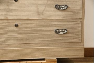 中古　国産　職人手造り　気品を感じる佇まいが魅力的な総桐箪笥(並厚、桐たんす、和タンス、収納箪笥、着物箪笥)(R-059597)