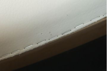 中古　美品　デセデ(de Sede)　DS-164　丸みを帯びたデザインが柔らかい雰囲気を醸し出す本革3人掛けソファ(レザー、カウチソファ、3P、三人掛け)(定価約300万円)(R-059599)