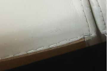 中古　美品　デセデ(de Sede)　DS-164　丸みを帯びたデザインが柔らかい雰囲気を醸し出す本革3人掛けソファ(レザー、カウチソファ、3P、三人掛け)(定価約300万円)(R-059599)