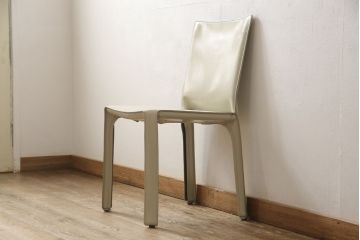 中古　Cassina(カッシーナ)　412　CAB(キャブ)　MARIO BELLINI(マリオベリーニ)　アイボリー　シンプルモダンな空間づくりに活躍するアームレスチェア(ダイニングチェア、椅子、イス)(定価約21万円)(R-059600)
