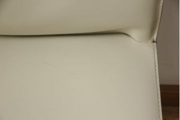 中古　Cassina(カッシーナ)　412　CAB(キャブ)　MARIO BELLINI(マリオベリーニ)　アイボリー　シンプルモダンな空間づくりに活躍するアームレスチェア(ダイニングチェア、椅子、イス)(定価約21万円)(R-059600)