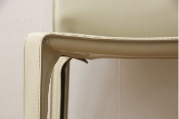 中古　Cassina(カッシーナ)　412　CAB(キャブ)　MARIO BELLINI(マリオベリーニ)　アイボリー　シンプルモダンな空間づくりに活躍するアームレスチェア(ダイニングチェア、椅子、イス)(定価約21万円)(R-059600)