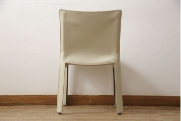 中古　Cassina(カッシーナ)　412　CAB(キャブ)　MARIO BELLINI(マリオベリーニ)　アイボリー　シンプルモダンな空間づくりに活躍するアームレスチェア(ダイニングチェア、椅子、イス)(定価約21万円)(R-059600)