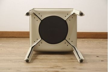 中古　Cassina(カッシーナ)　412　CAB(キャブ)　MARIO BELLINI(マリオベリーニ)　アイボリー　シンプルモダンな空間づくりに活躍するアームレスチェア(ダイニングチェア、椅子、イス)(定価約21万円)(R-059600)