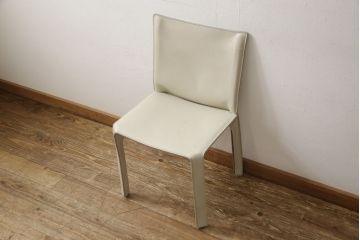 中古　Cassina(カッシーナ)　412　CAB(キャブ)　MARIO BELLINI(マリオベリーニ)　アイボリー　シンプルモダンな空間づくりに活躍するアームレスチェア(ダイニングチェア、椅子、イス)(定価約21万円)(R-059601)