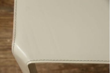 中古　Cassina(カッシーナ)　412　CAB(キャブ)　MARIO BELLINI(マリオベリーニ)　アイボリー　シンプルモダンな空間づくりに活躍するアームレスチェア(ダイニングチェア、椅子、イス)(定価約21万円)(R-059602)