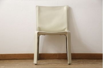 中古　Cassina(カッシーナ)　412　CAB(キャブ)　MARIO BELLINI(マリオベリーニ)　アイボリー　シンプルモダンな空間づくりに活躍するアームレスチェア(ダイニングチェア、椅子、イス)(定価約21万円)(R-059603)