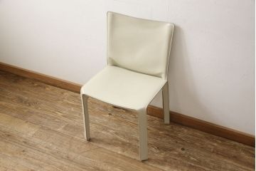 中古　Cassina(カッシーナ)　412　CAB(キャブ)　MARIO BELLINI(マリオベリーニ)　アイボリー　シンプルモダンな空間づくりに活躍するアームレスチェア(ダイニングチェア、椅子、イス)(定価約21万円)(R-059603)