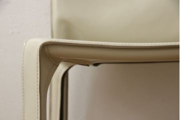 中古　Cassina(カッシーナ)　412　CAB(キャブ)　MARIO BELLINI(マリオベリーニ)　アイボリー　シンプルモダンな空間づくりに活躍するアームレスチェア(ダイニングチェア、椅子、イス)(定価約21万円)(R-059603)