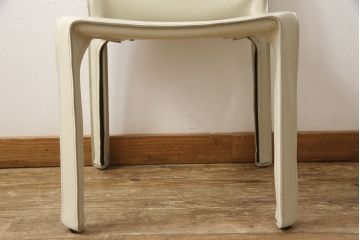 中古　Cassina(カッシーナ)　412　CAB(キャブ)　MARIO BELLINI(マリオベリーニ)　アイボリー　シンプルモダンな空間づくりに活躍するアームレスチェア(ダイニングチェア、椅子、イス)(定価約21万円)(R-059603)